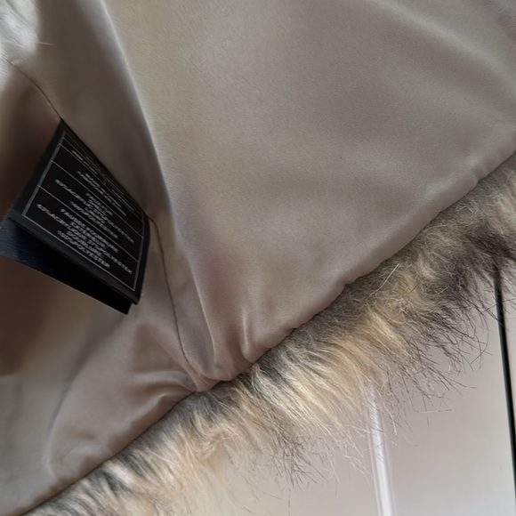 Jack by BB Dakota Tan Cropped Fur Vest Size small - Picture 7 of 9